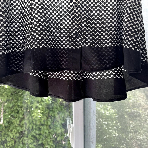 Knapp Studio XL Black & White dot hombre Hi/Lo sleeveless top with collar, sheer - Picture 5 of 6